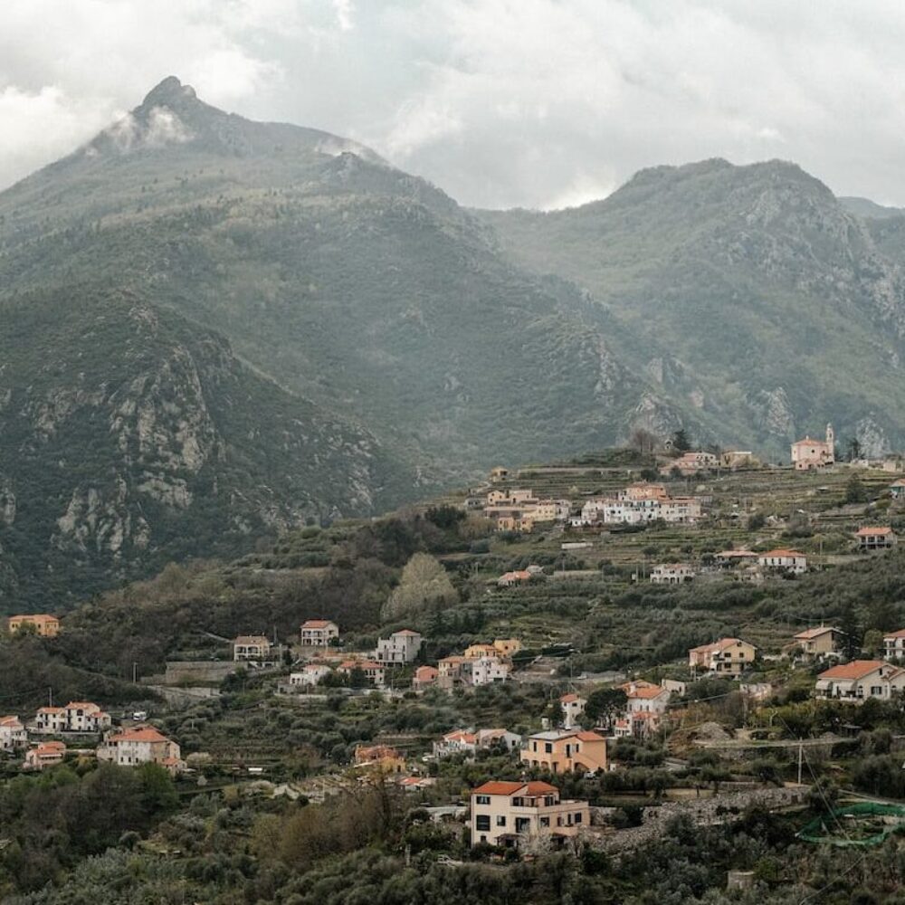 Abenteuer in den Bergen von Finale Ligure, Italien